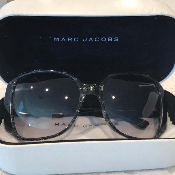 Marc Jacobs black and gold sunglasses - Picture 4 of 5